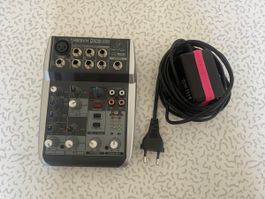 Table de mixage Behringer Xenyx Q502USB