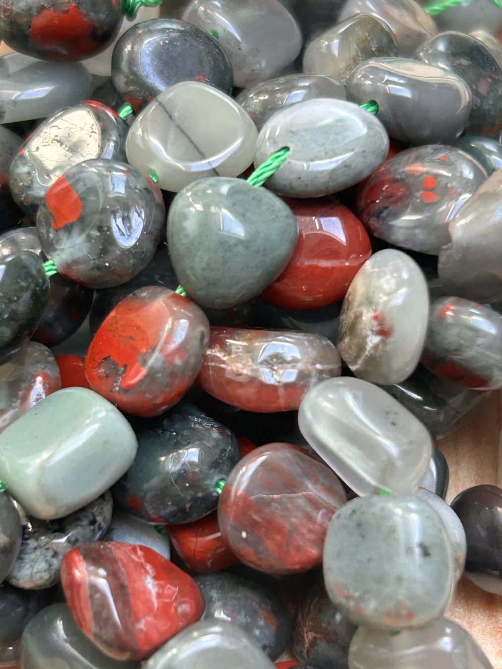 Pietre preziose: Strang echte Blood Stone Nuggets / stone 8-10 mm – Nuovo e nell'imballaggio originale da Niederrohrdorf venduto da Ytobi 2