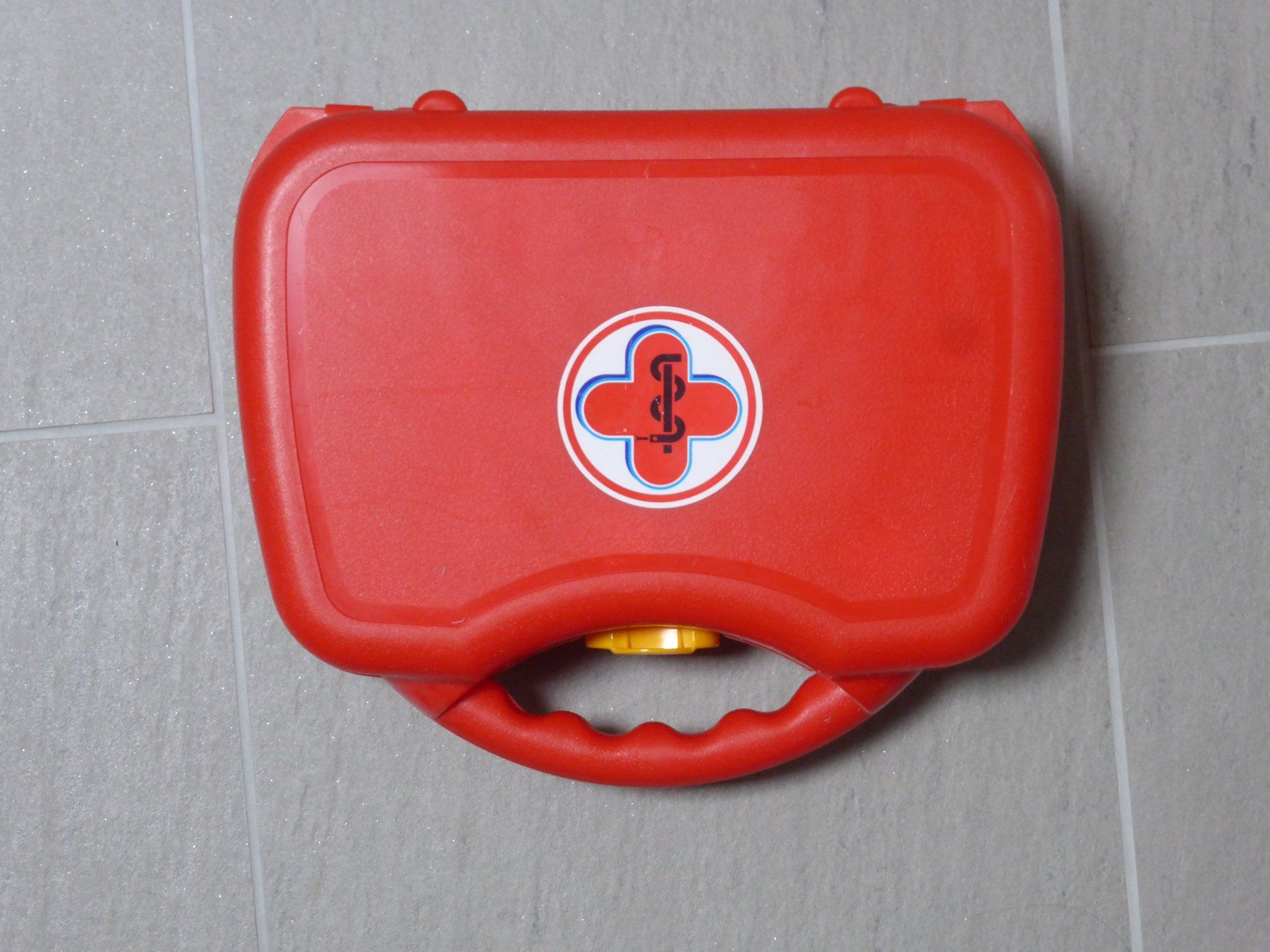 Jouets: Arztkoffer Kinder – D'occasion à Kefikon TG par sandragruen 1