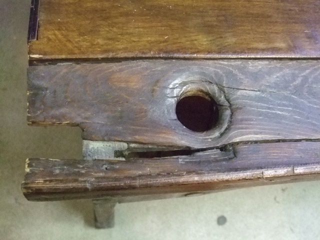 Bänke: banc d'écolier ancien, Valaisan. – Gebraucht aus saillon von Lamateur 2