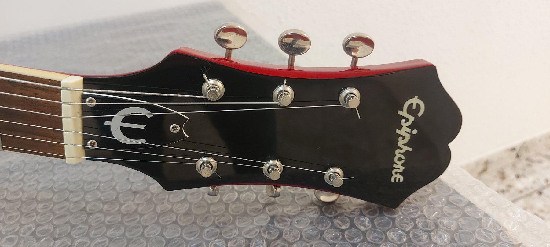 Epiphone Strumenti musicali: Epiphone Casino CH Wine Red e-gitarre neuwertig – Usato da Glattbrugg venduto da Swissmusik 1