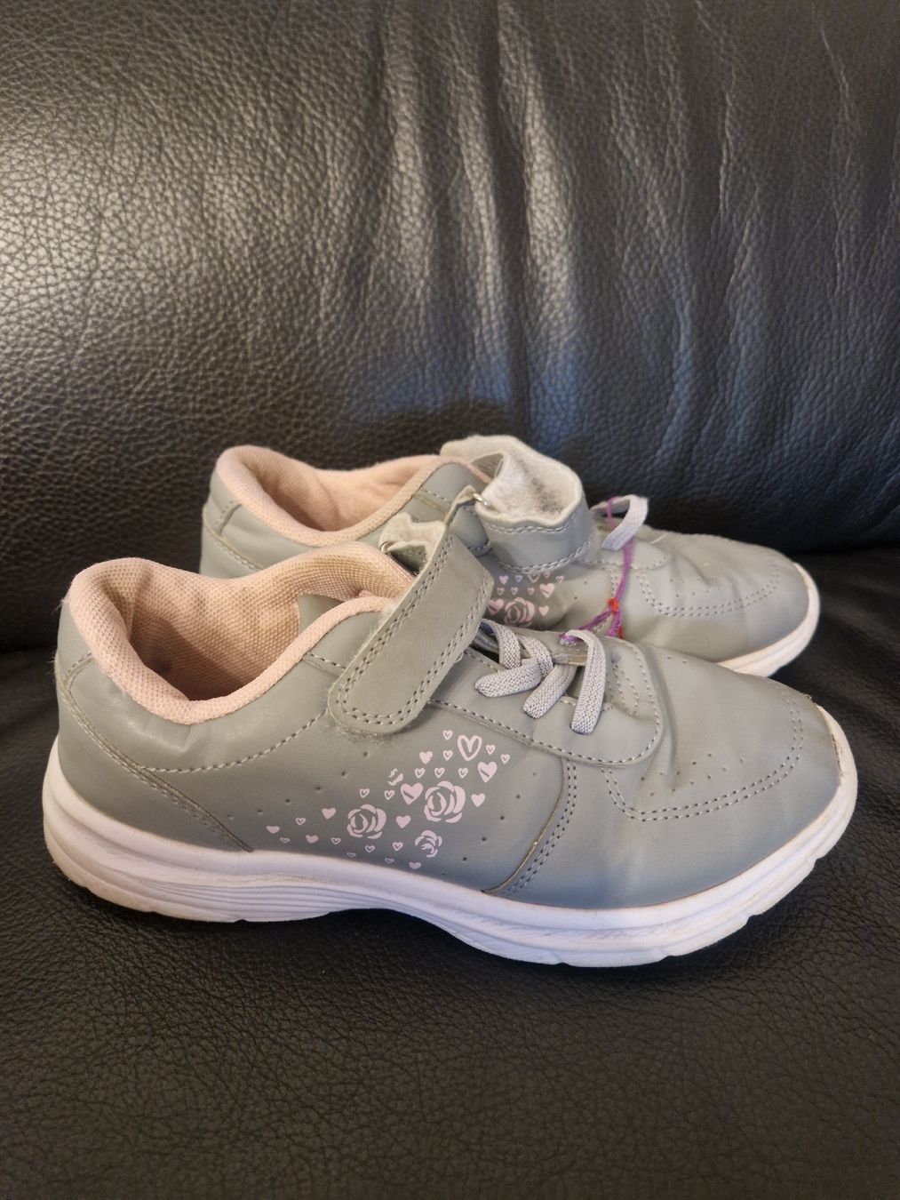 Scarpe per ragazzi: Baskets chaussure enfant grises Taille 33 – Usato da Penthaz venduto da Sosotroc