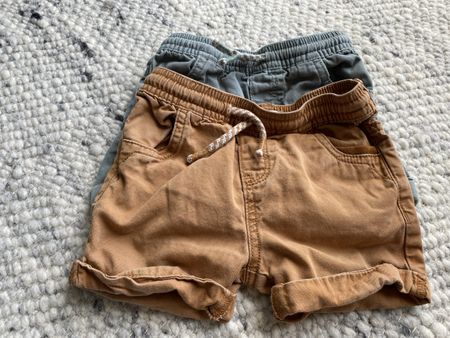 Zwei Baby Shorts Set blau und braun, Grösse 81