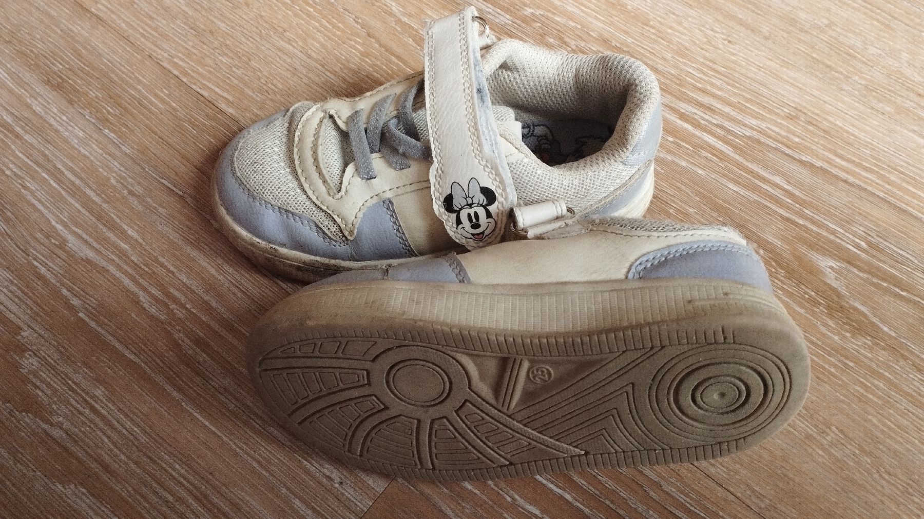 Schuhe für Mädchen: Süsse Mickey Maus Schuhe Gr. 25 – Gebraucht aus Wangs von Gabrill 2