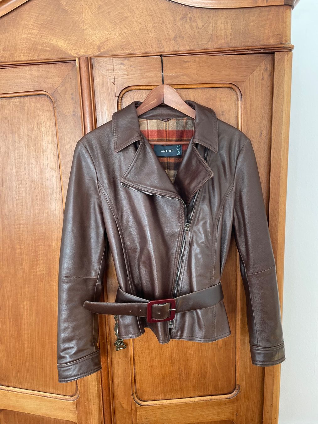 Giacche: Lederjacke mit Pelzkragen, NEU – Usato da Zürich venduto da ElaLeonEla 4
