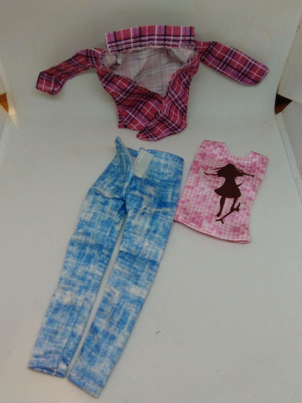 Camicie, Top & T-shirt: BARBIE KLEIDER ;3 stück – Nuovo (secondo la descrizione) da Basel venduto da bijoutrie_4 2