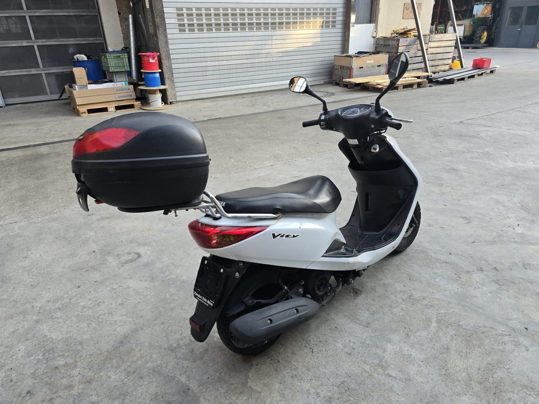 Yamaha Scooter: Roller Yamaha 125ccm – Usato da Detligen venduto da habr 3