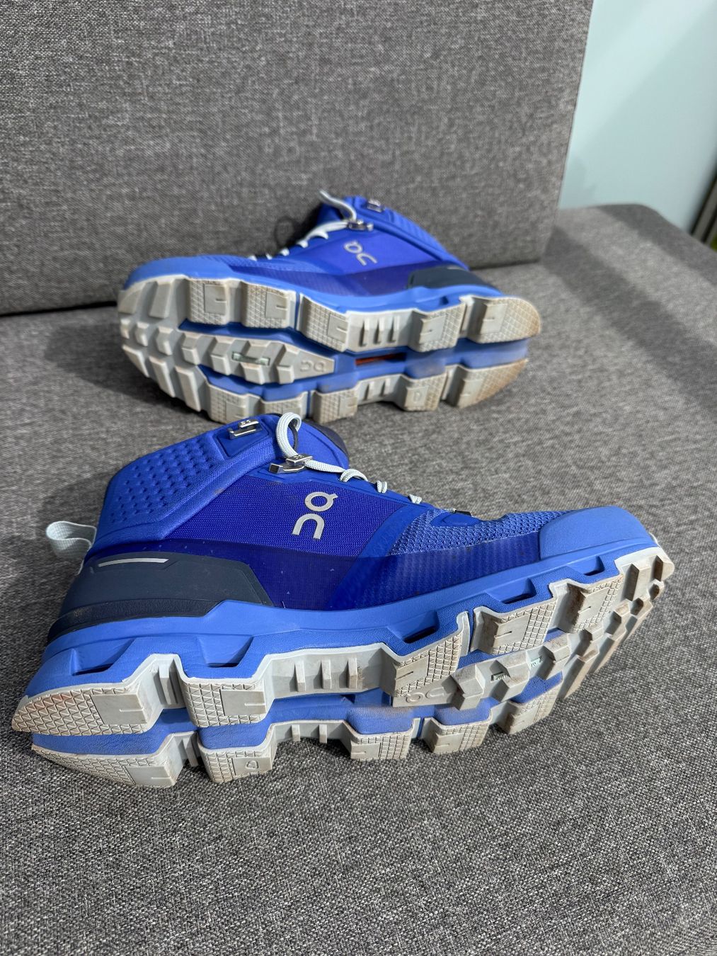 On Chaussures hommes: ON Cloudrock Waterproof 2  43 – Neuf (Voir description) à Corcelles-Concise par zulu03 2