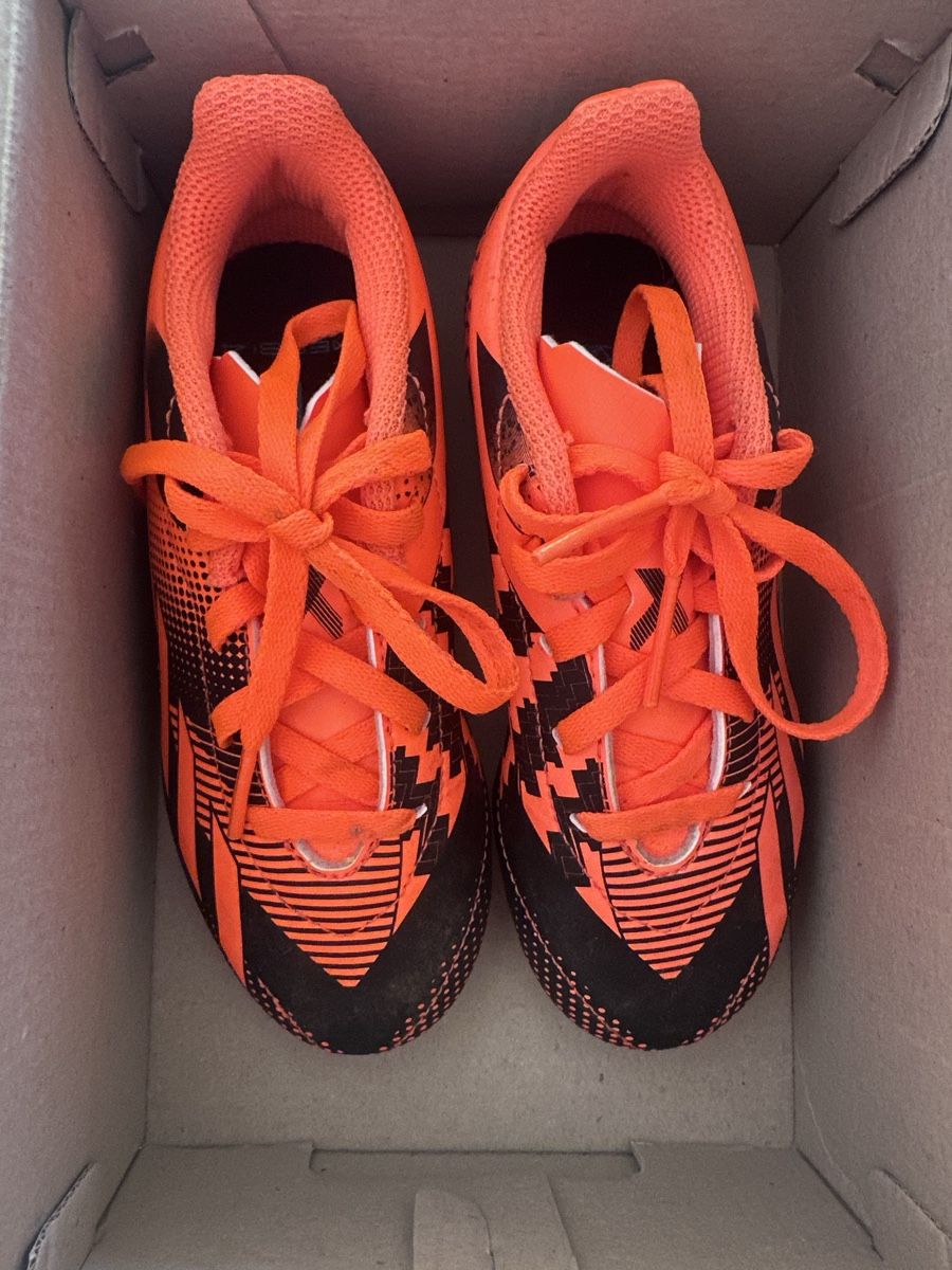Adidas Schuhe für Jungen: Chaussures et protèges-tibia enfant AdidasMessi – Gebraucht aus Genève von thi_kth9 1