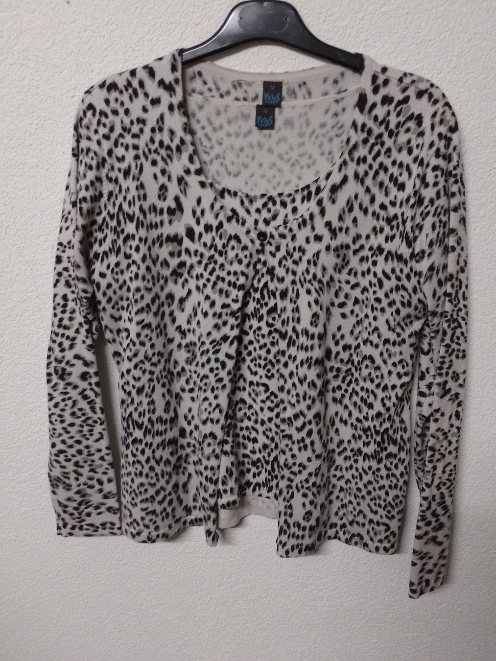 Giacche: 2 Teile, Strickjacke und Shirt Gr.L – Usato da Luzern venduto da GoSecond
