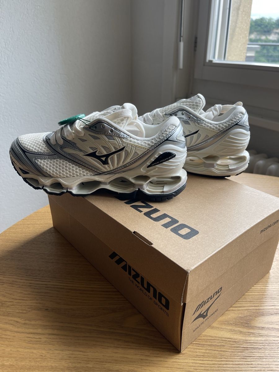 Mizuno Chaussures hommes: Mizuno Wave Prophecy LS Pristine Black Silver – Neuf avec emballage d'origine à Fribourg par ssu_tr9g 1