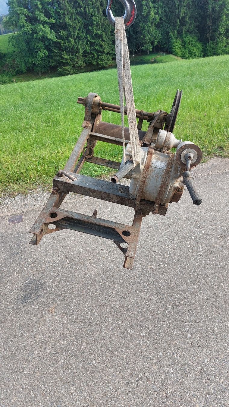 Altro per stoccaggio & trasporto: Alte Seilwinde Museum Traktor Oldtimer Einachser – Difettoso da Eschenbach venduto da BaetziG 1