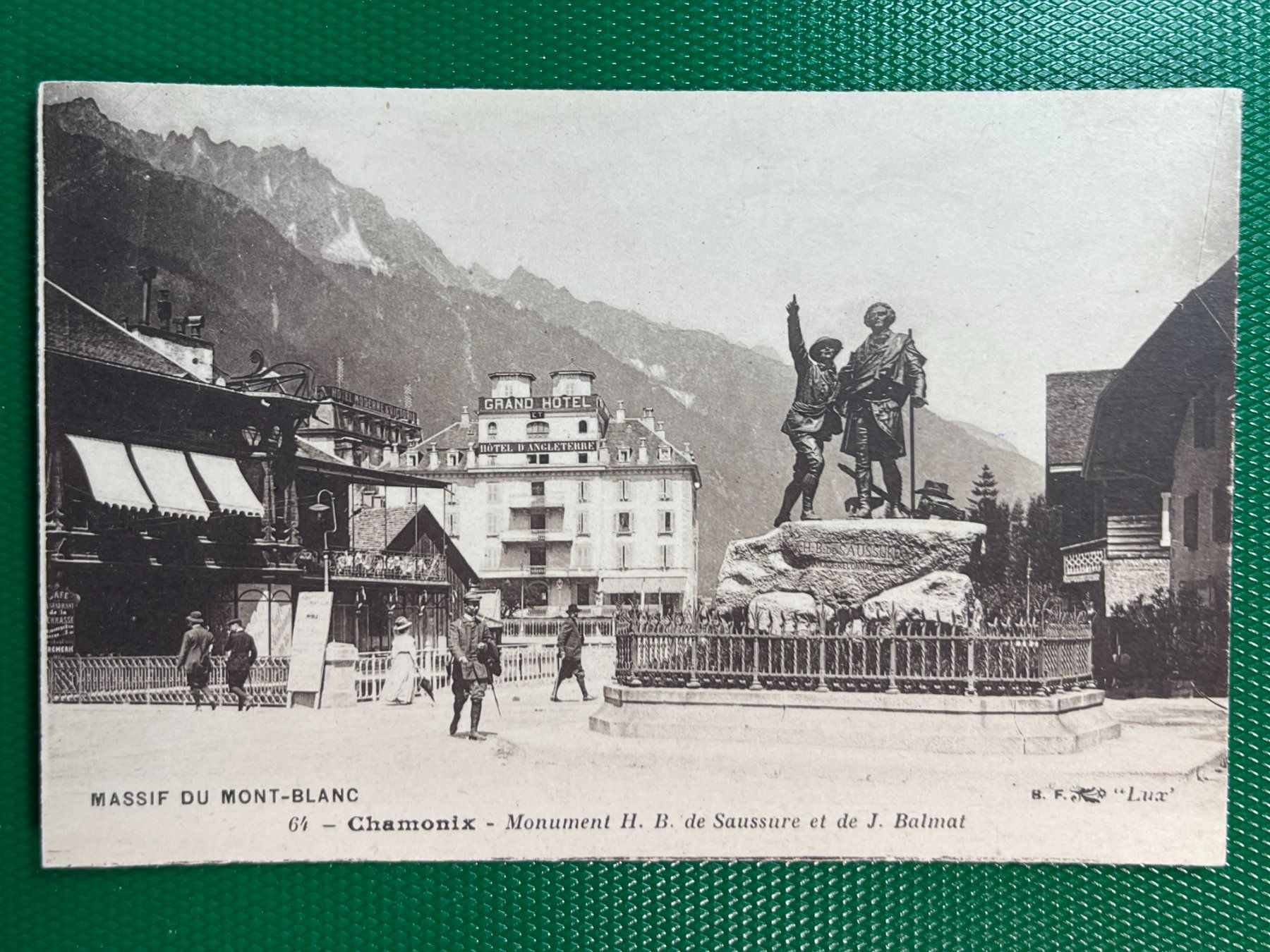 Cartoline postali: Chamonix - Massif du Mont-Blanc – Usato da Steg VS venduto da _vinci_