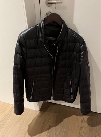 PRADA Schwarze Daunenjacke, Grösse 52