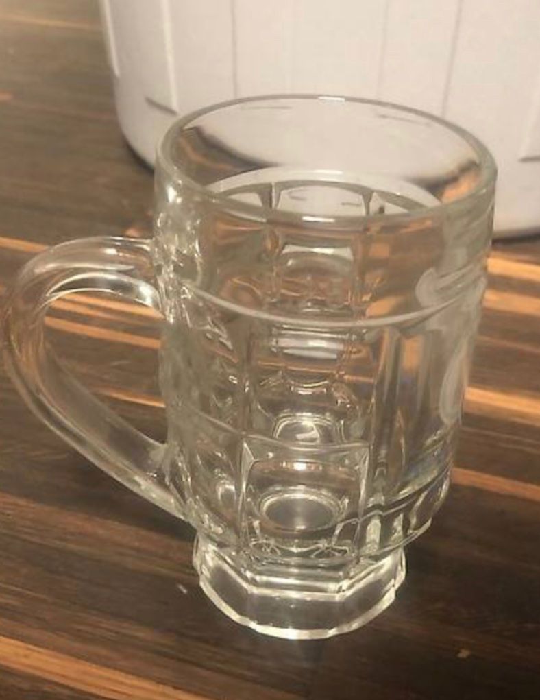 Feldschlösschen Gläser: Vintage Feldschlösschen Bierkrug aus Glas – Gebraucht aus Basel von anna123456789 1