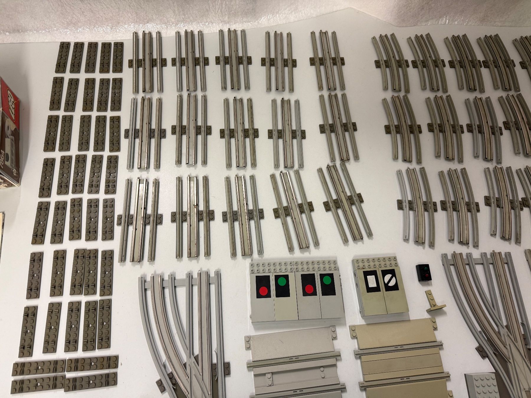 Lego Baukästen: LEGO Set Eisenbahn-Schienen 12V / 2 Trafos / Weichen usw. – Gebraucht aus Burgdorf von Pistar 6