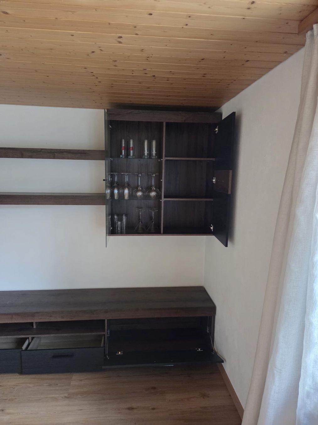 Scaffali: Wohnwand 3 m – Top Zustand – Usato da Herisau venduto da aun_xv9n