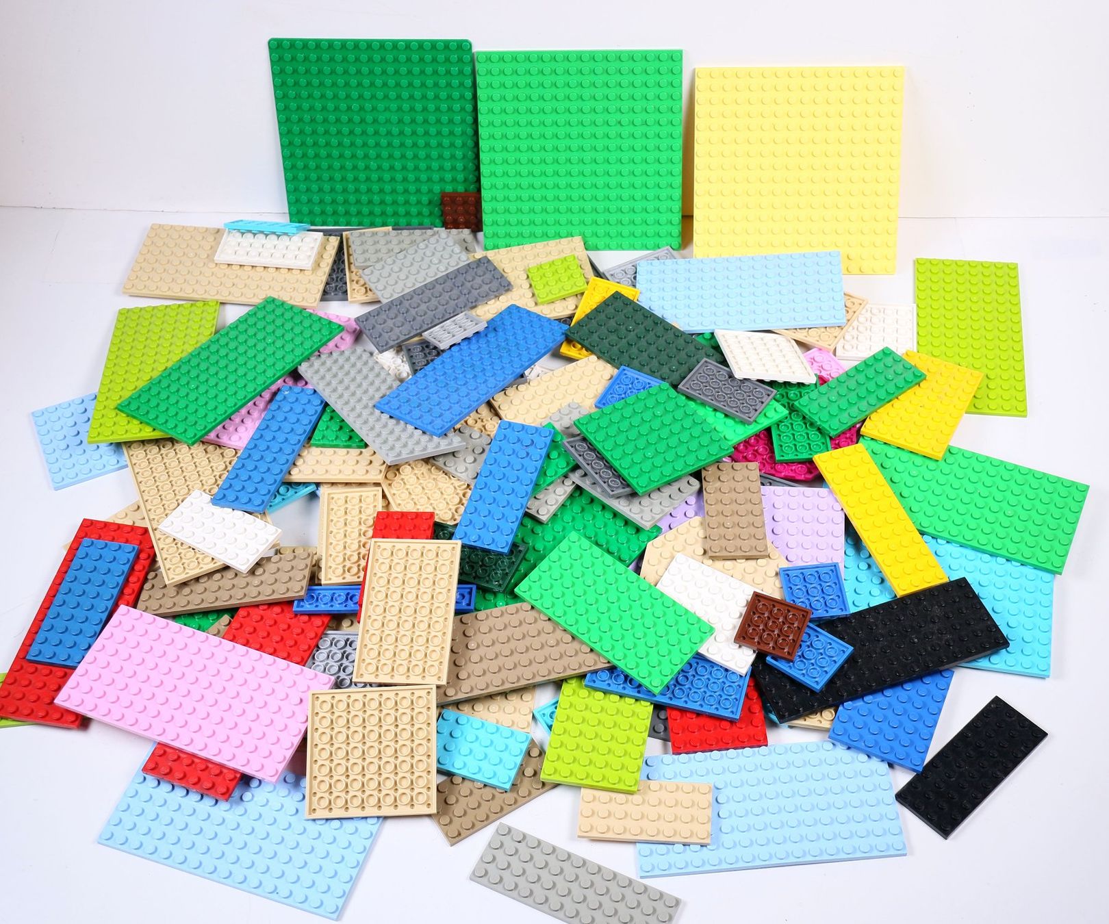Lego Jeux de construction: Über 1kg dünne Legoplatten – D'occasion à Hettlingen par Scholi99