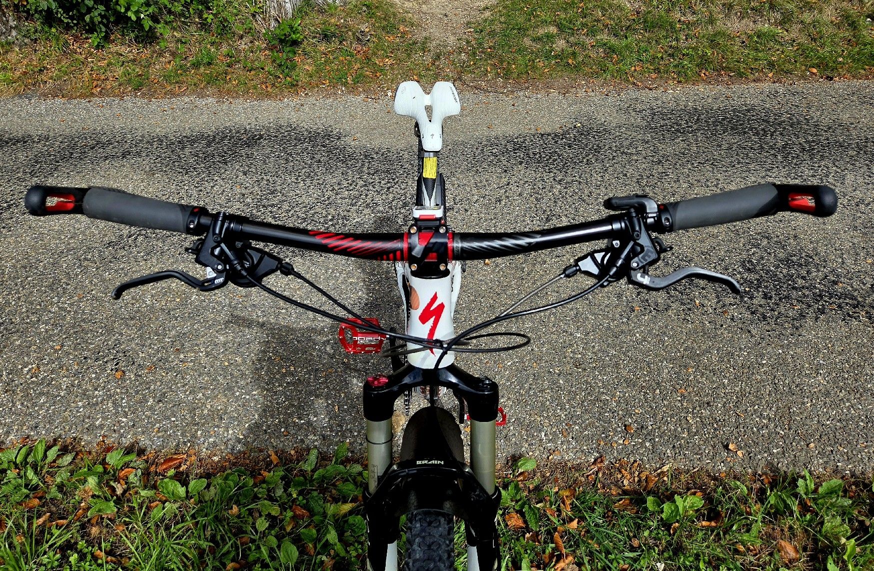 Specialized Vélos: MTB Fully Specialized Epic Expert Carbon 29 – D'occasion à Winterthur par TheMatrixHasYou 5