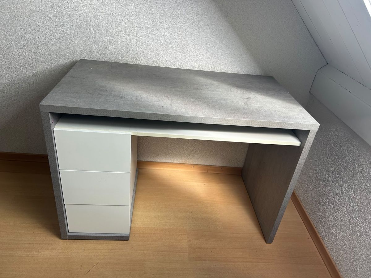 Schreibtische: Schreibtisch/Pult – Gebraucht aus Steffisburg von christofwilli 2