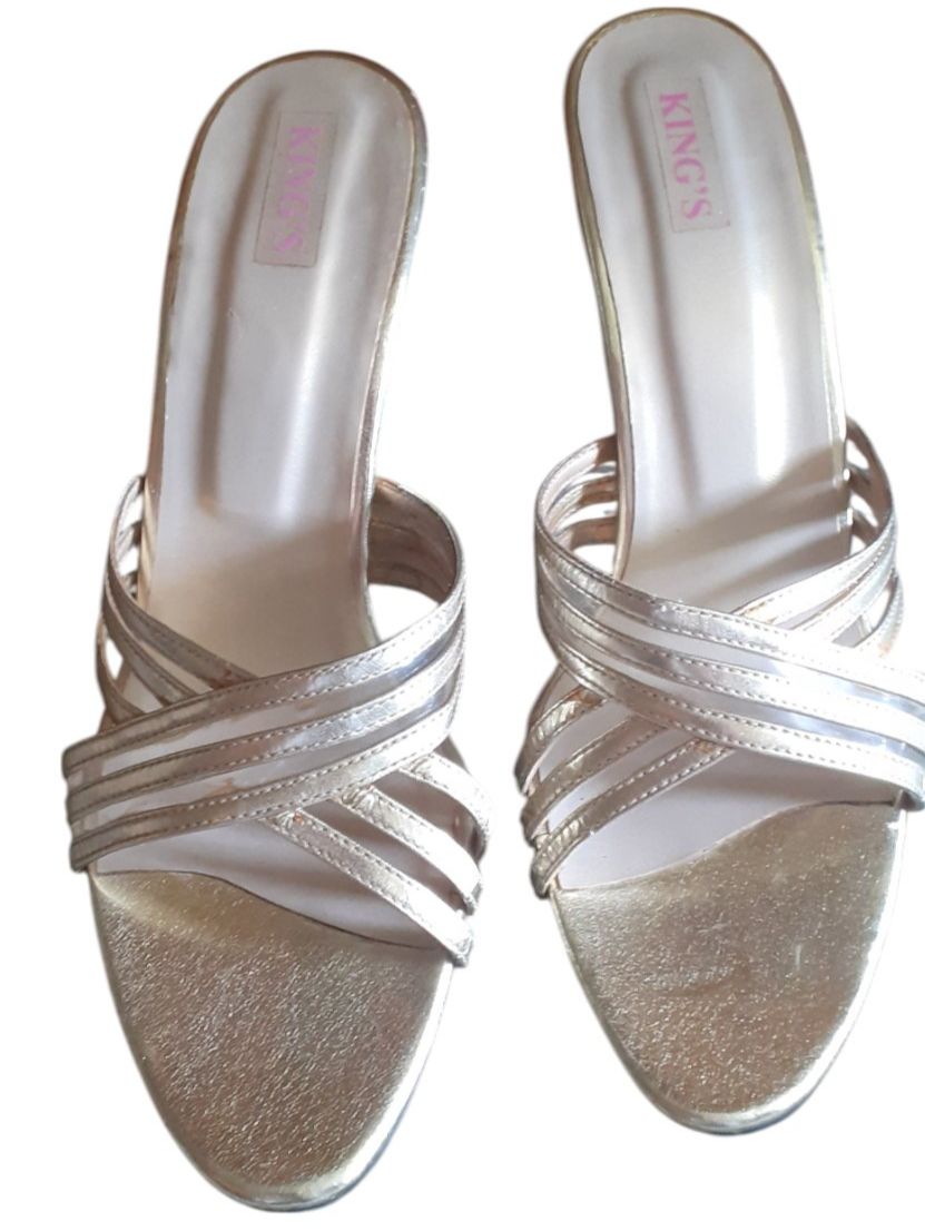 Scarpe da donna: Sandalen Gold – Usato da Mörschwil venduto da wunderkiste44 1
