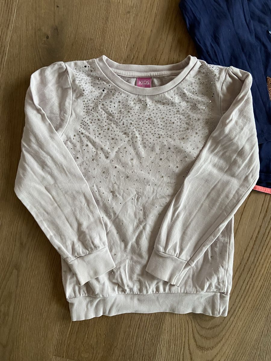 Pullover & Sweatshirts: Pullover 122/128 – Gebraucht aus Lützelflüh-Goldb von N.H. 1