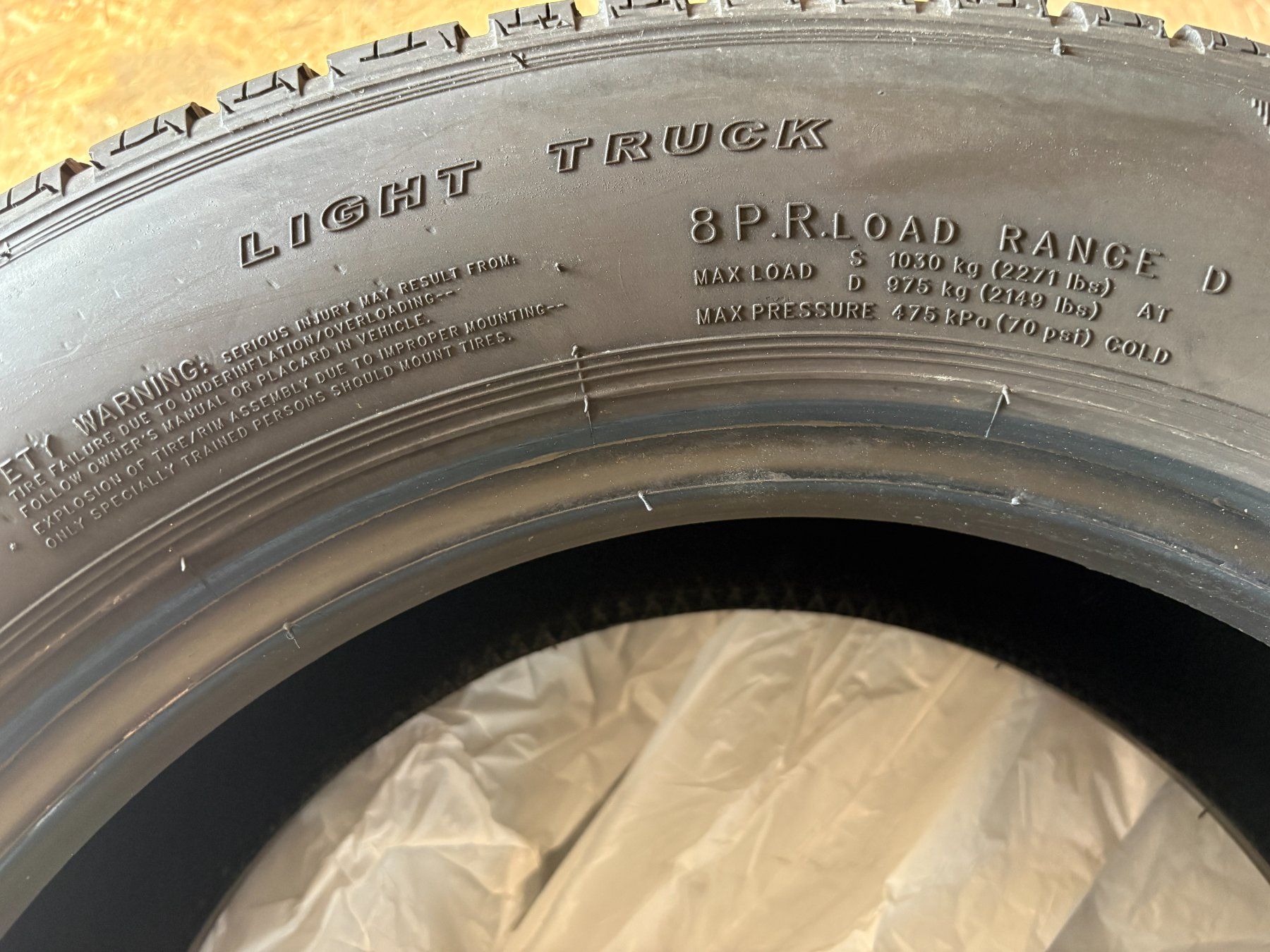 Pneus & Kompletträder: 4 Stk Ganzjahresreifen KEND 215/65 R16C neuwertig – Defekt aus Wangen b. Olten von Hba2 4