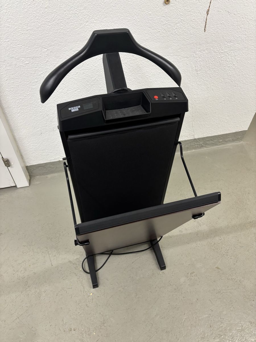 Bügelbretter: Corby 7700 Trouser press – Neu (gemäss Beschreibung) aus Zürich von lvanthiel