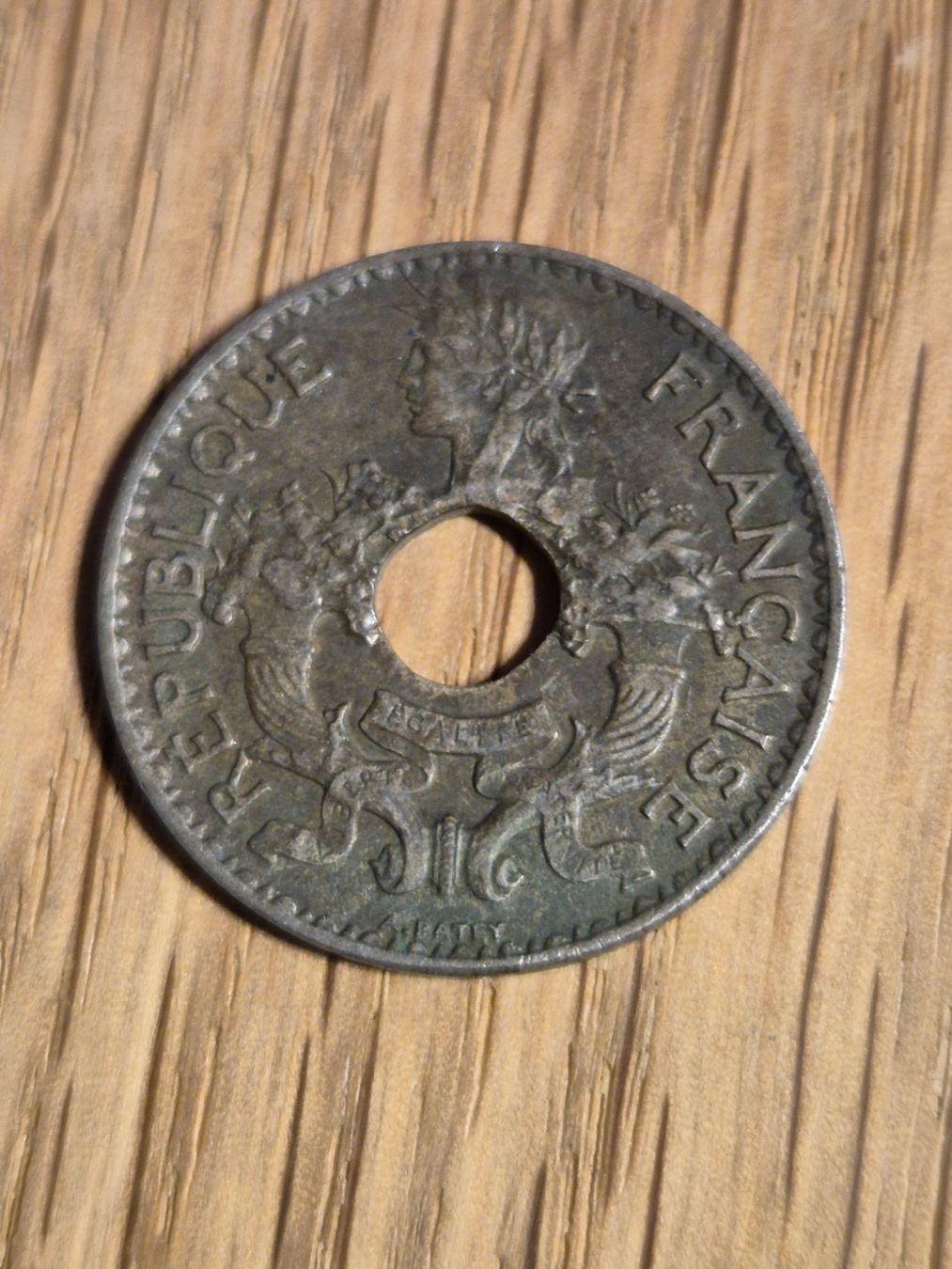 Tutti le monete: French Indochina - 5 Centimes 1925 - ab Fr. 1.--! – Usato da Mels venduto da Goldenfalcon 1