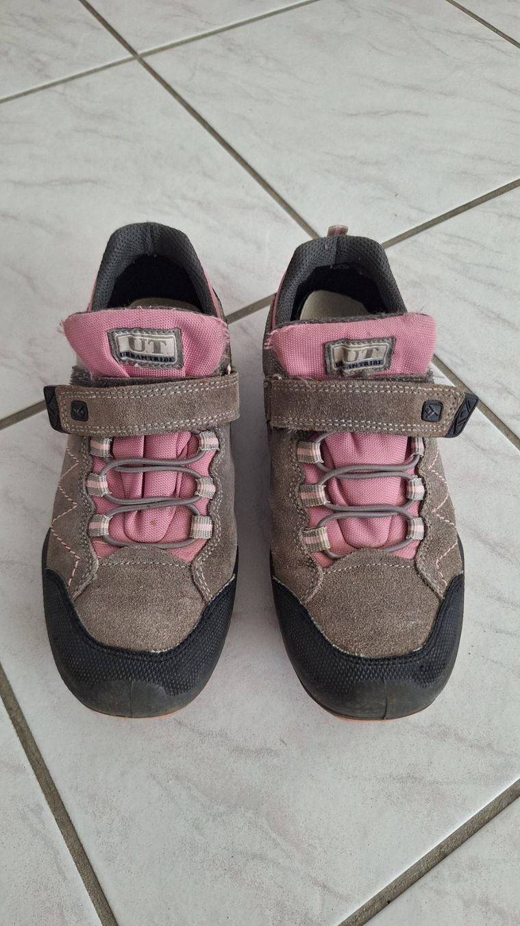 Scarpe per ragazze: Mädchenschuhe, Grösse 34 – Usato da Biberist venduto da rospel