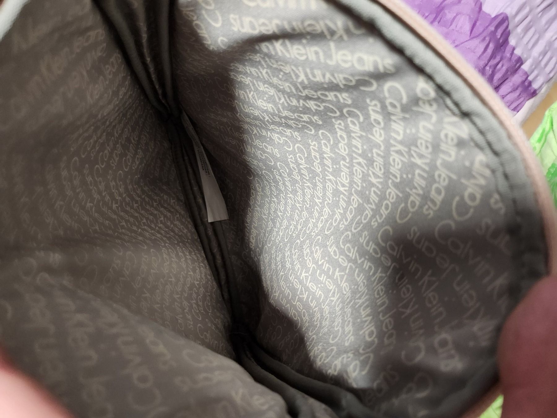 Calvin Klein Taschen für Damen: Calvin Klein Ipad Hülle – Gebraucht aus Kefikon TG von Livline 3