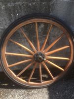 Roue de charrette ancienne bois 14 rayons bon état