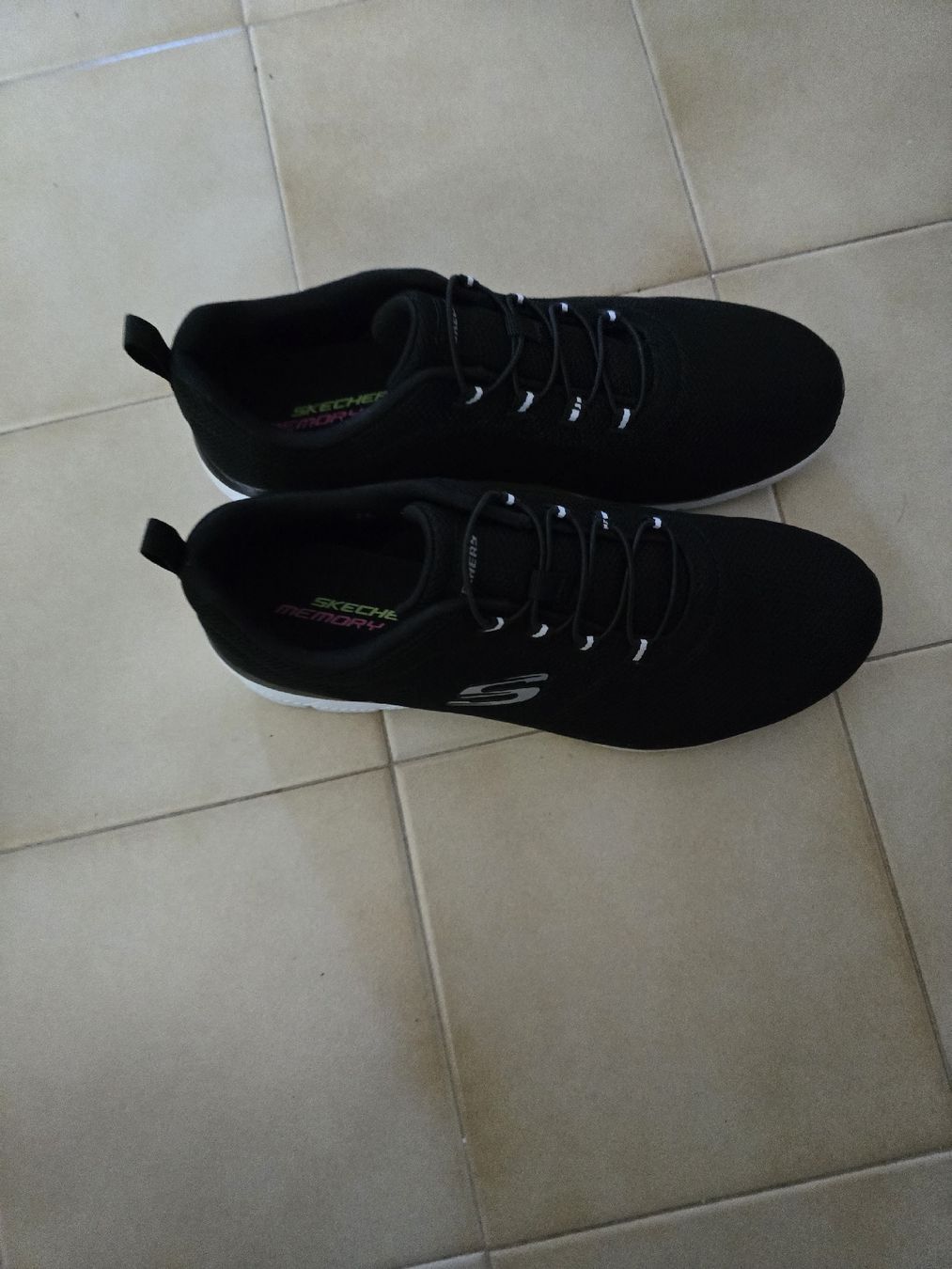 Skechers Damenschuhe: Nie getragen – Neu und originalverpackt aus Oberengstringen von son_cj2r 1