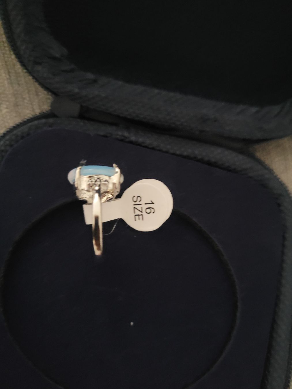 Ringe: Wunderschoener Damenring mit Opal, Grösse 16, neuwertig – Neu und originalverpackt aus Bassersdorf von Hyri.i 2