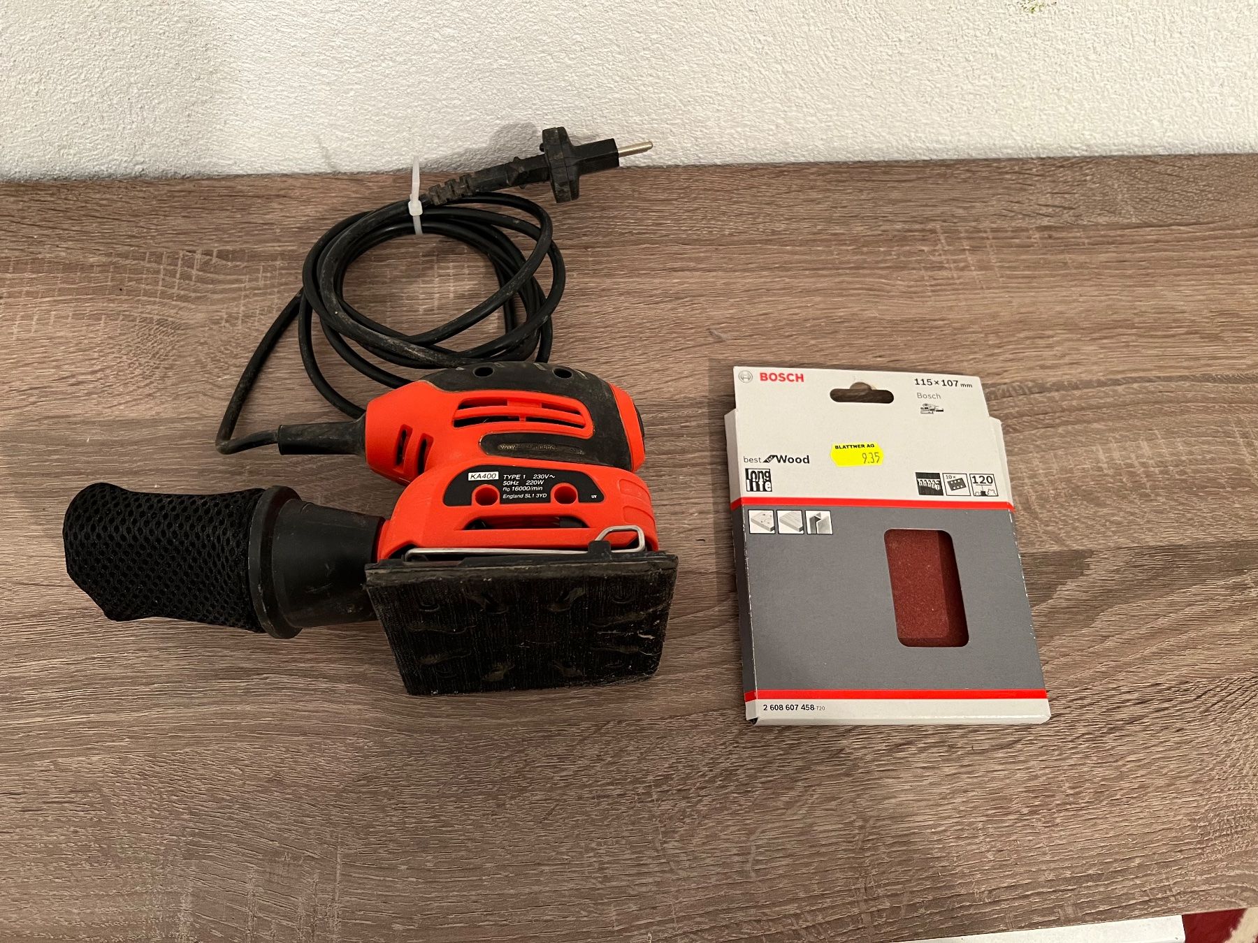 Schleifen & Polieren: Black + Decker KA400 Schwingschleifer, 220 W – Gebraucht aus Frauenfeld von  4