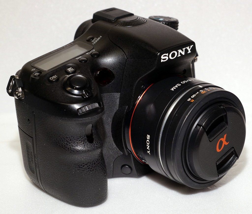 Sony Fotocamera: Sony A77  24MP mit 3 Sony Objektive – Usato da Dottikon venduto da Floppidogg77