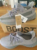 YEEZY BOOST 350 V2