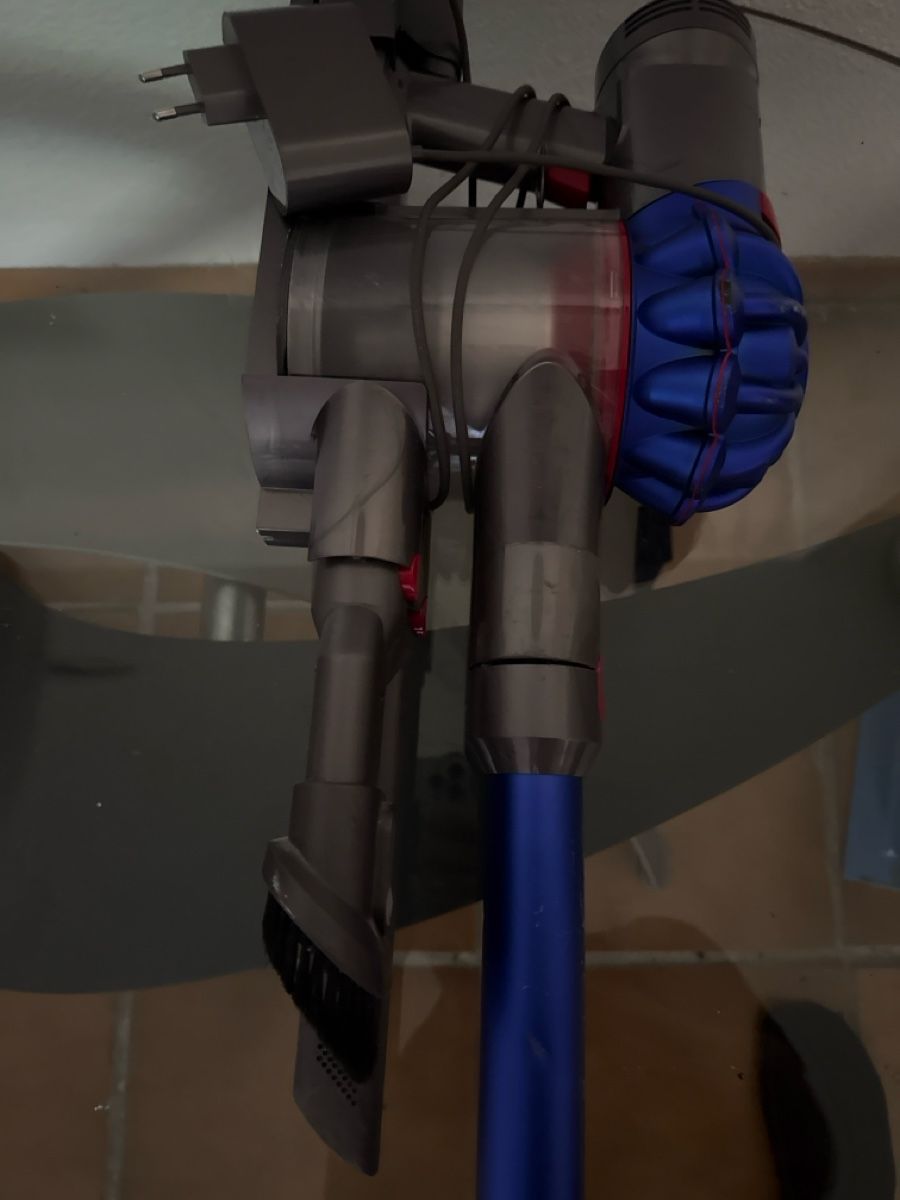 Dyson Aspirapolveri & Accessori: Dyson V7 Motorhead Aspirateur  – Usato da Soyhières venduto da Jura22 2