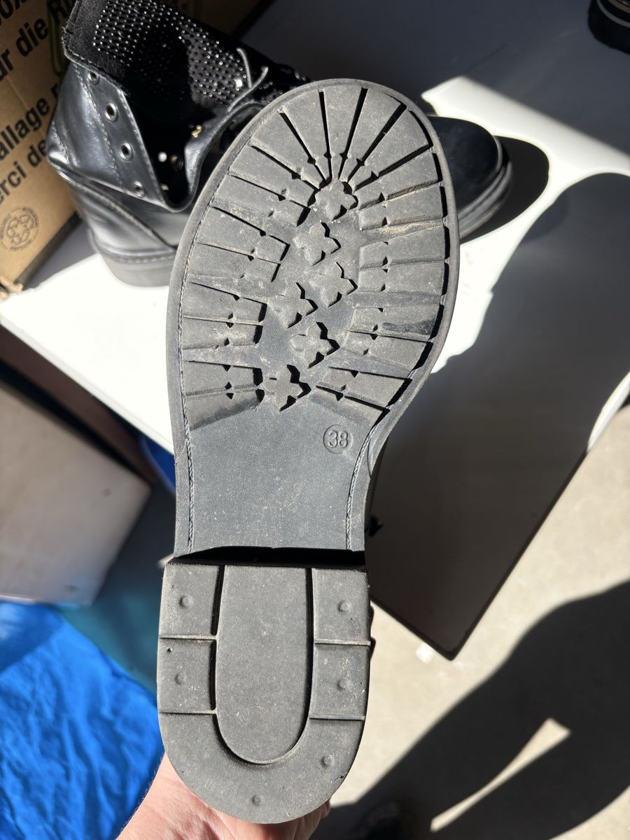 Scarpe da donna: Stivaletti stringati neri donna – Usato da Giubiasco venduto da mol_f9mf 3