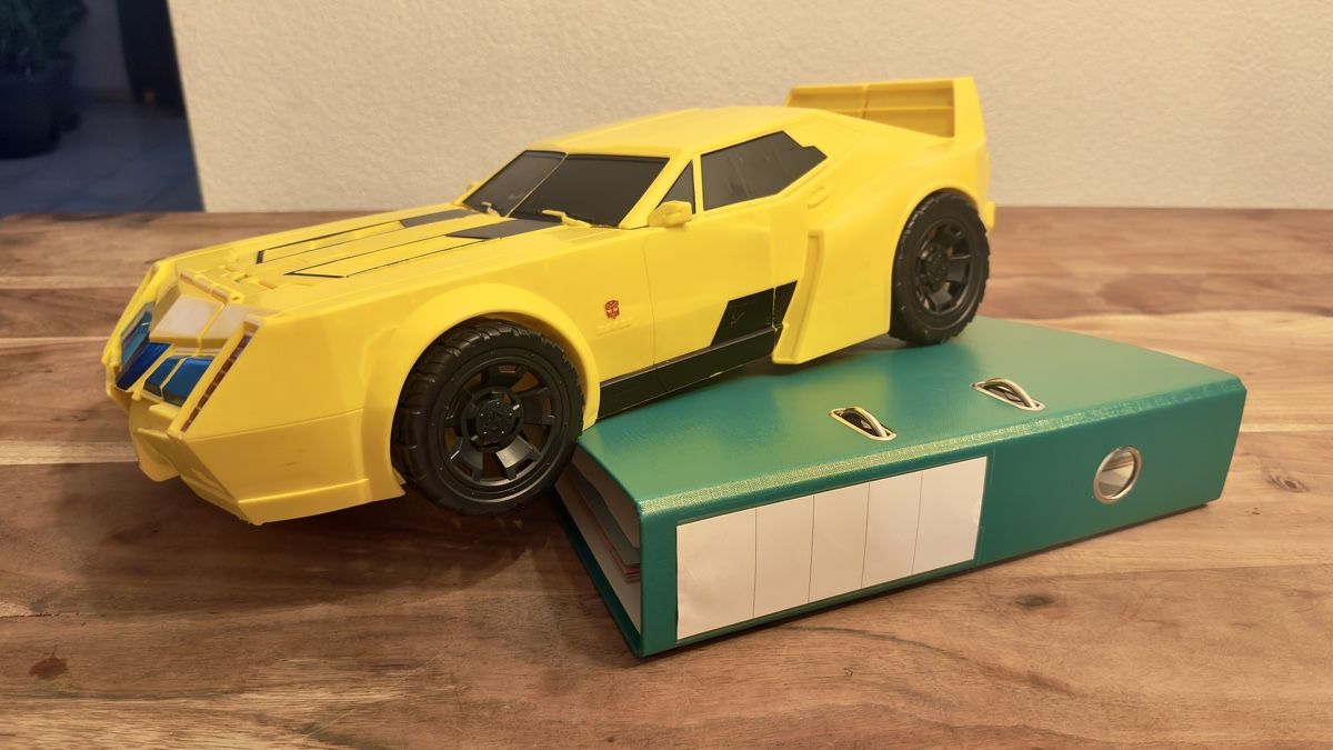 Statuette: Transformers Bumblebee Figur mit Auto-Modus (gross) – Usato da Thayngen venduto da AyhanSH 7