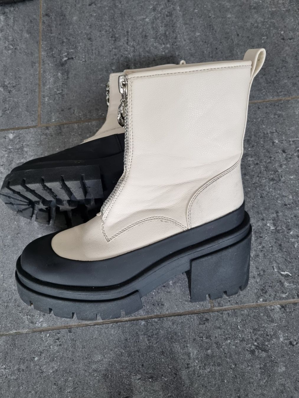 Dosenbach Scarpe da donna: Stiefeletten gr. 38 Catwalk – Usato da Würenlos venduto da Nigginiggi