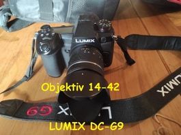 Panasonic LUMIX G9 Profikamera mit viel Zubehör neuwertig