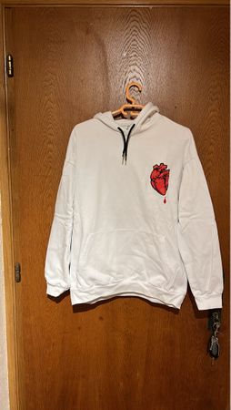 Stylischer Hoodie mit Herz-Motiv, Grösse S