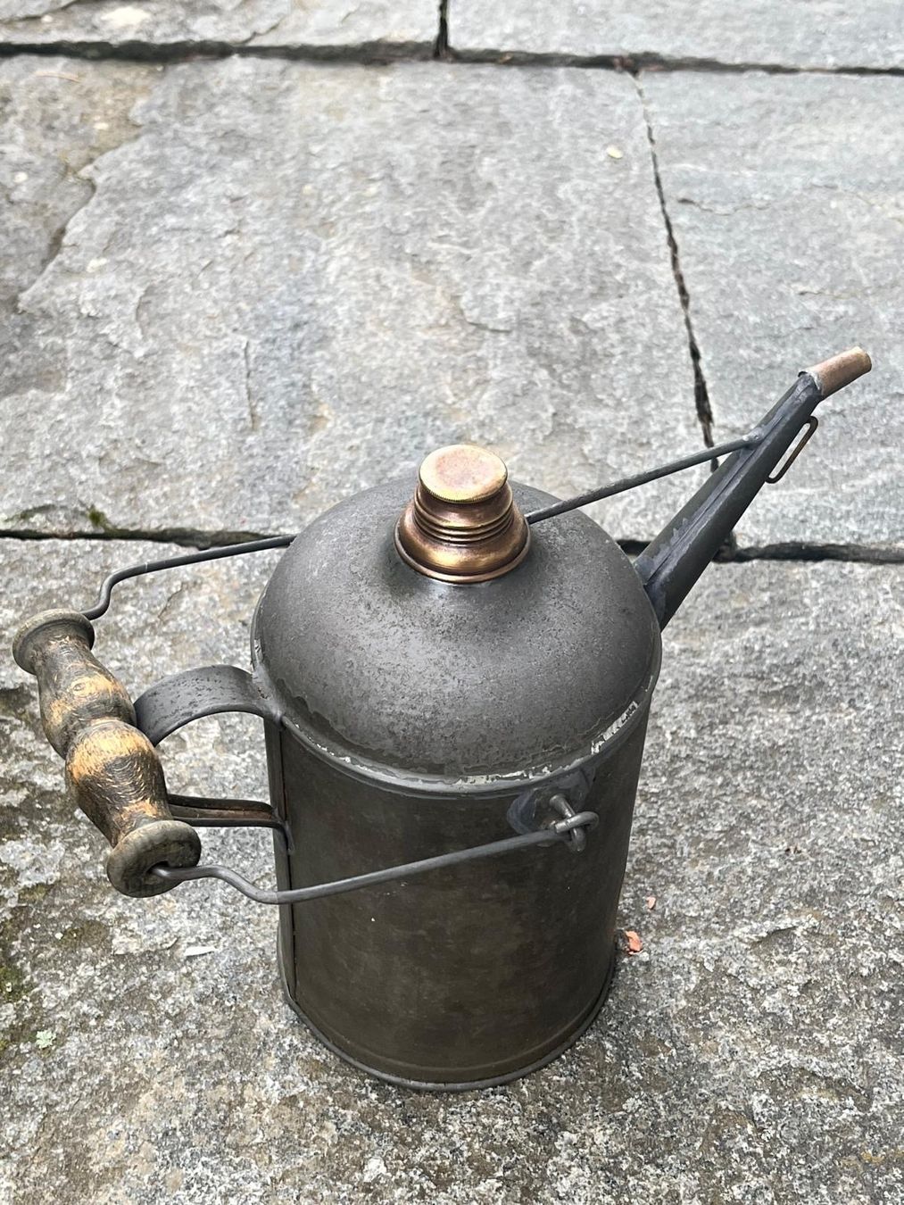 Accessori per altri veicoli: Antike Ölkanne / Petrolkanne – Usato da Roggwil BE venduto da KarotteV 1