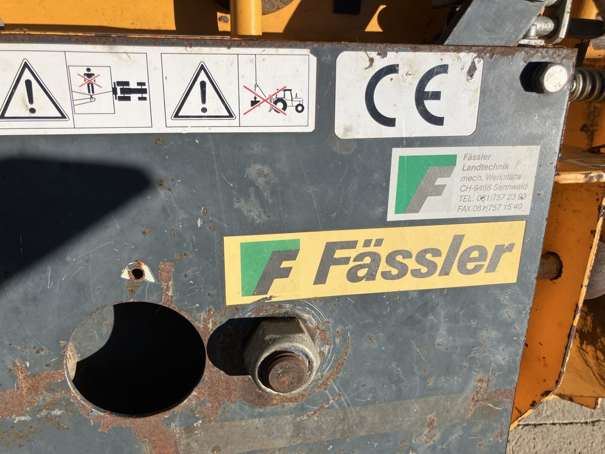 Treuils forestiers & pinces de débardage: Seilwinde für Traktor  – Défectueux à Uerkheim par Dealer-4813