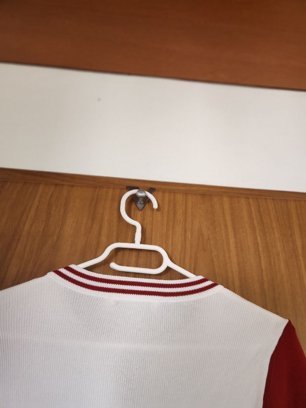 Sandro Maglioni & Felpe: Pull Sandro femme blanc et rouge taille  M/L – Usato da Niedergösgen venduto da Eva2410 3