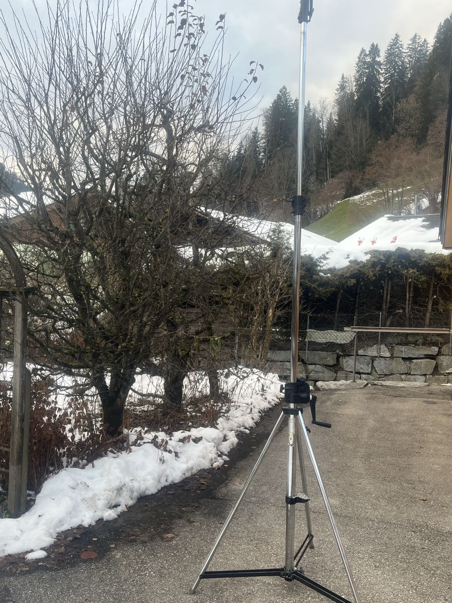 Treppiedi & Teste: Stativ für Baustrahler – Usato da Wiggen venduto da mfgUrs 1