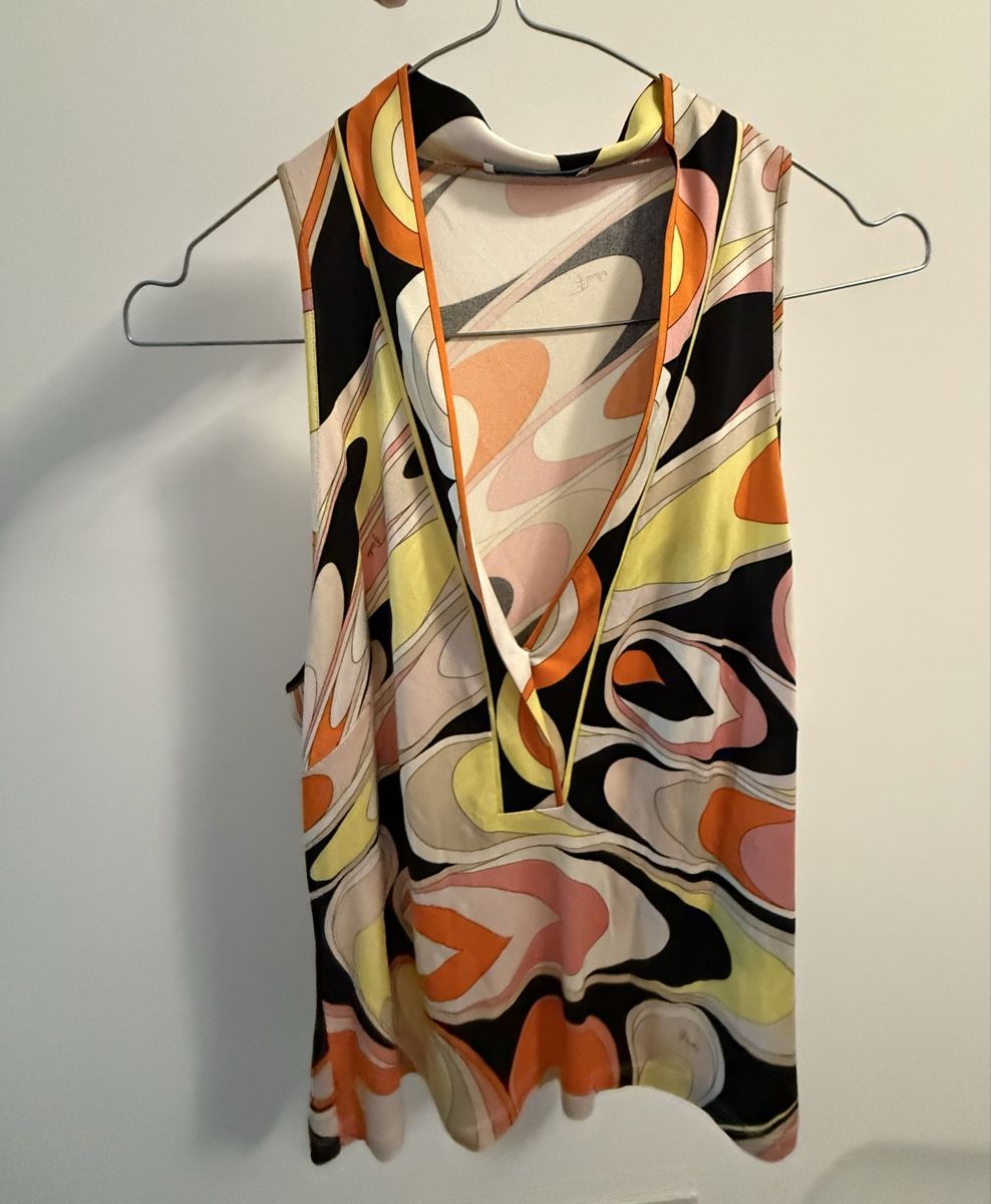 Emilio Pucci Camicette: Pucci Top – Nuovo (secondo la descrizione) da Davesco-Soragno venduto da tin_6xjv
