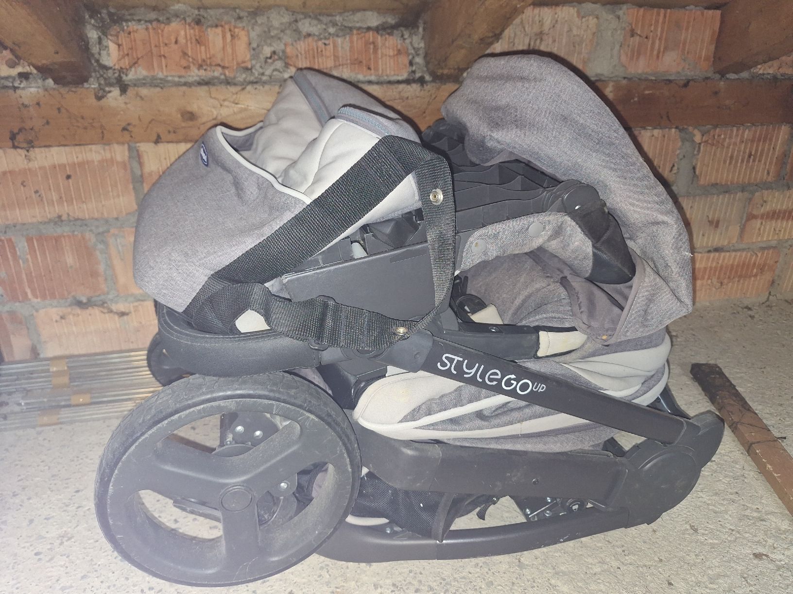 Chicco Carrozzine: Poussette trio style go up i-size chicco – Usato da Fribourg venduto da Margarida_89 1
