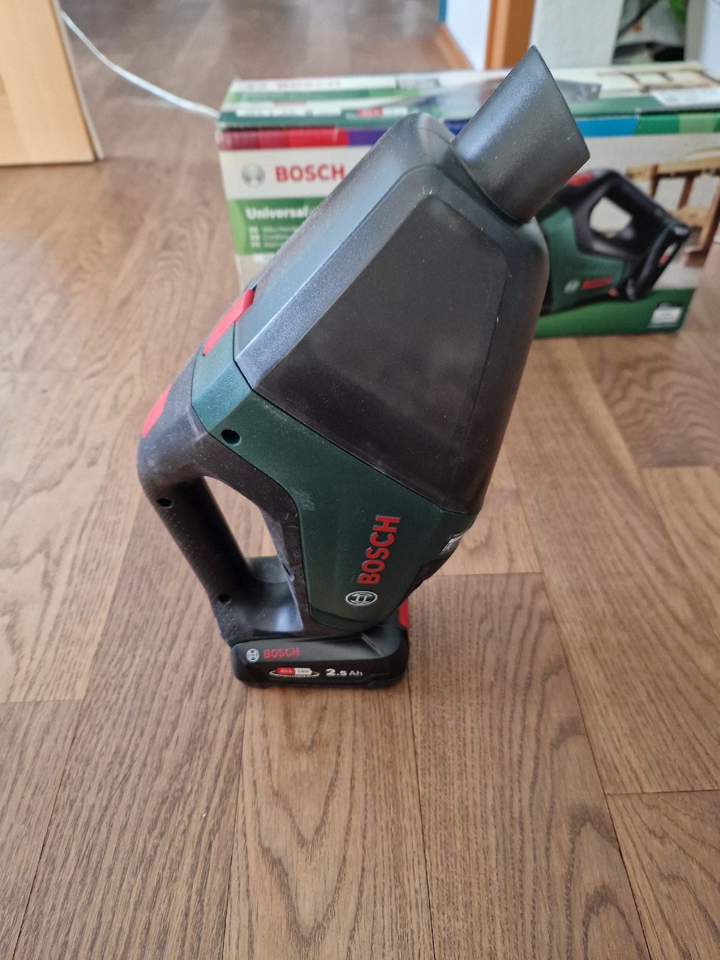 Bosch Staubsauger & Zubehör: Bosch UniversalVac 18 Akkustaubsauger – Gebraucht aus Binningen von tob_p2fn 2